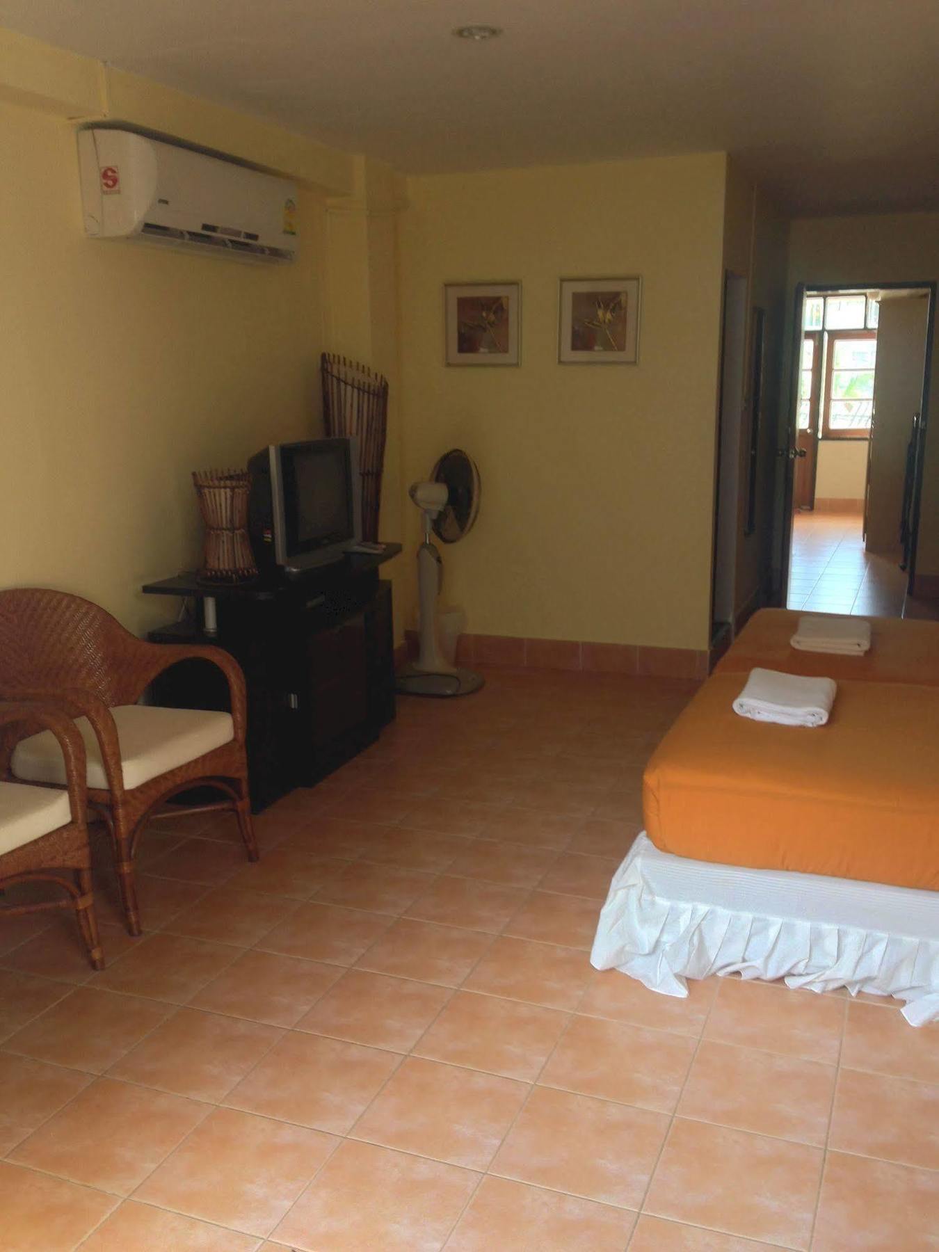 Nin Apartments Karon Beach Пхукет Экстерьер фото