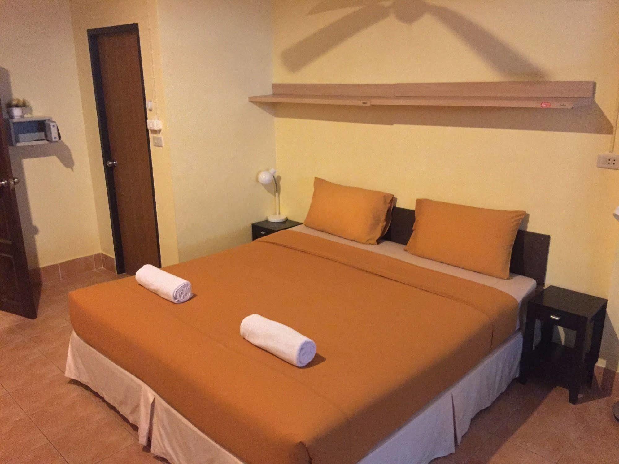 Nin Apartments Karon Beach Пхукет Экстерьер фото