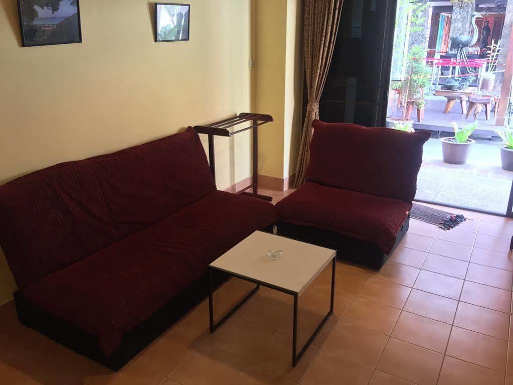 Nin Apartments Karon Beach Пхукет Экстерьер фото